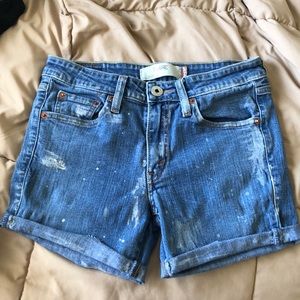 LEVI high-waisted shorts size M!